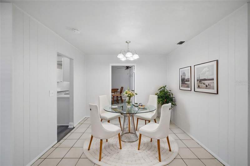 4 bedroom Single Family Residence at 7102 Dellwood Drive, Clair Mel City, Tampa — photo 5