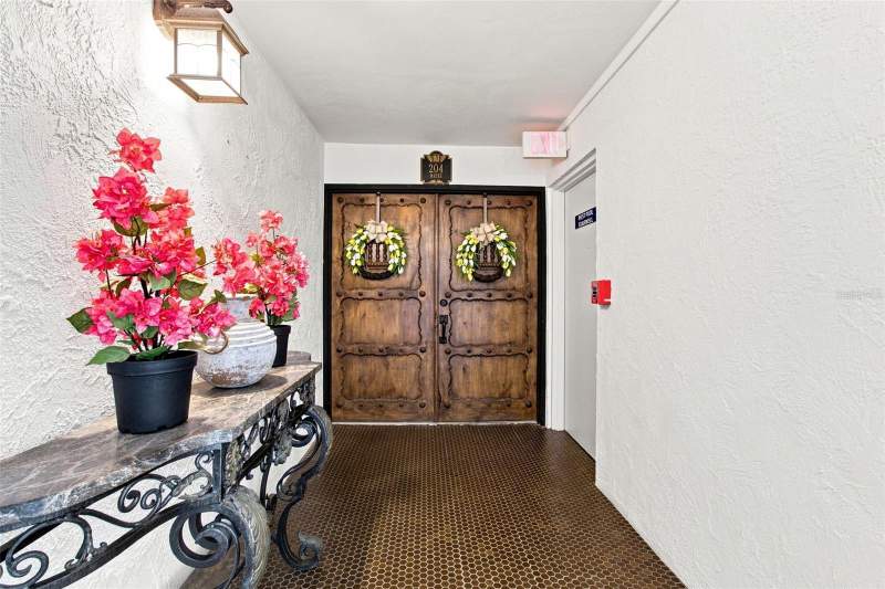 2 bedroom Condominium at 5700 Mariner Street #204W, 5700 Mariner Condo Apart, Tampa — photo 2