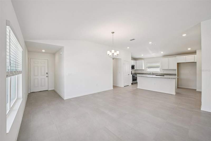 3 bedroom Single Family Residence at 20404 Lavender Bloom Loop, Hillside At Mount Dora, Mount Dora — photo 4