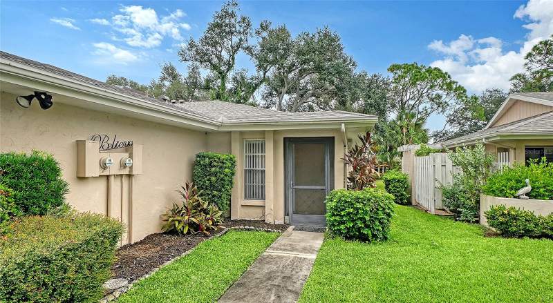 2 bedroom Condominium at 4207 Bowling Green Circle, Center Gate Village 4, Sarasota — photo 2
