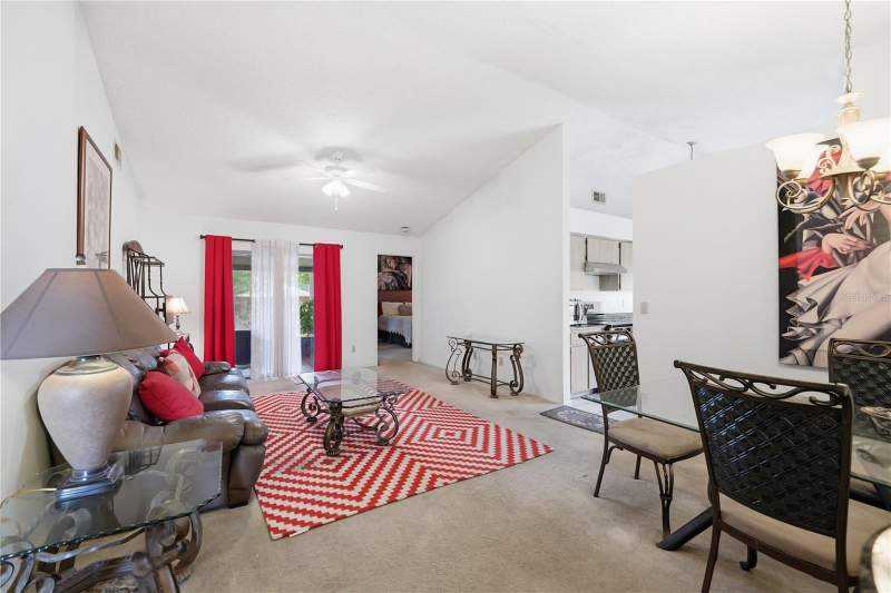 3 bedroom Single Family Residence at 1723 Tarah Trace Drive, Brandon Traces, Brandon — photo 3