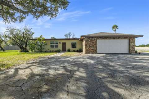 8812 Oakwood Drive, $300k–$500k for sale in Lake Wales