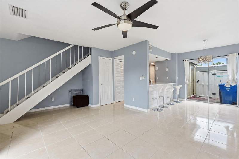 2 bedroom Townhouse at 6902 El Centro Court, Morganwoods Garden Hms Un 4, Tampa — photo 4