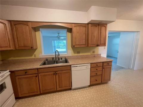 23 Lonesome Pine Trail, Yalaha FL - photo 8 of 37