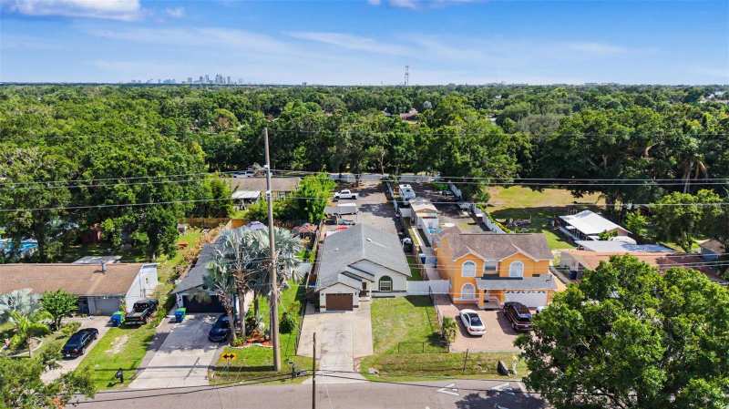 3 bedroom Single Family Residence at 1900 W Kirby Street, Goldstein & Funk Garden Lnd, Tampa — photo 1