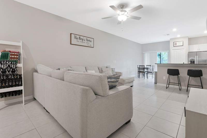 3 bedroom Townhouse at 6283 Shiner Street, The Townes At Lake Thomas, Land O Lakes — photo 3
