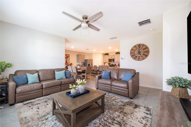 4 bedroom Single Family Residence at 1933 Bellknoll Lane, Kindred, Kissimmee — photo 4