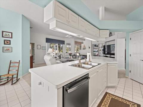 9355 Merriweather Drive, Weeki Wachee FL - photo 19 of 60
