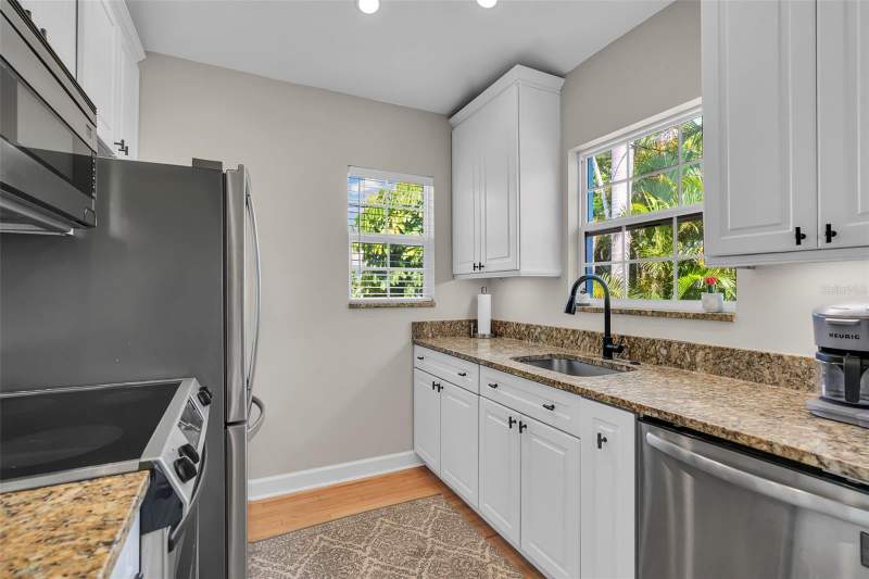 3 bedroom Single Family Residence at 564 70th Avenue, Beach Plaza Sec Of St Pete Beach, St Pete Beach — photo 3