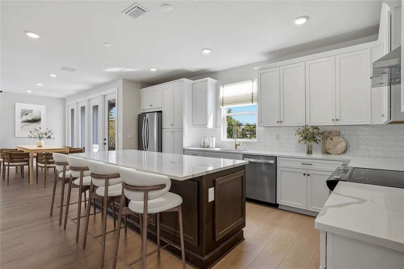 3 bedroom Townhouse at 3005 1st Avenue, Blanc Townhomes, St Petersburg — photo 3