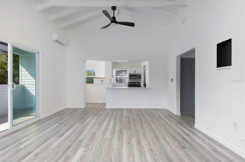 2 bedroom Single Family Residence at 2230 E Harbor Drive, Smiths Lottie E Rep, St Petersburg — photo 3