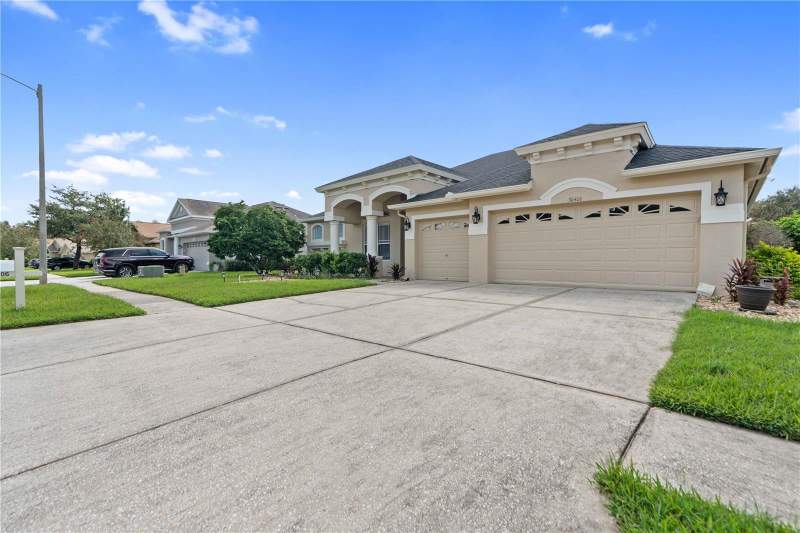 5 bedroom Single Family Residence at 30406 Colehaven Court, Meadow Pointe Prcl 18 Unit 01 & 03, Wesley Chapel — photo 2