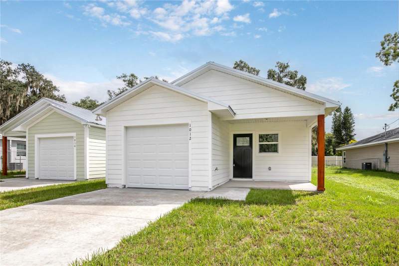 3 bedroom Single Family Residence at 1012 E Hazzard, Eustis Hogans Sub, Eustis — photo 2