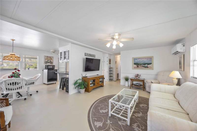 2 bedroom Mobile Home at 10303 Burnt Store Road #221, Eagle Point Mhp, Punta Gorda — photo 3