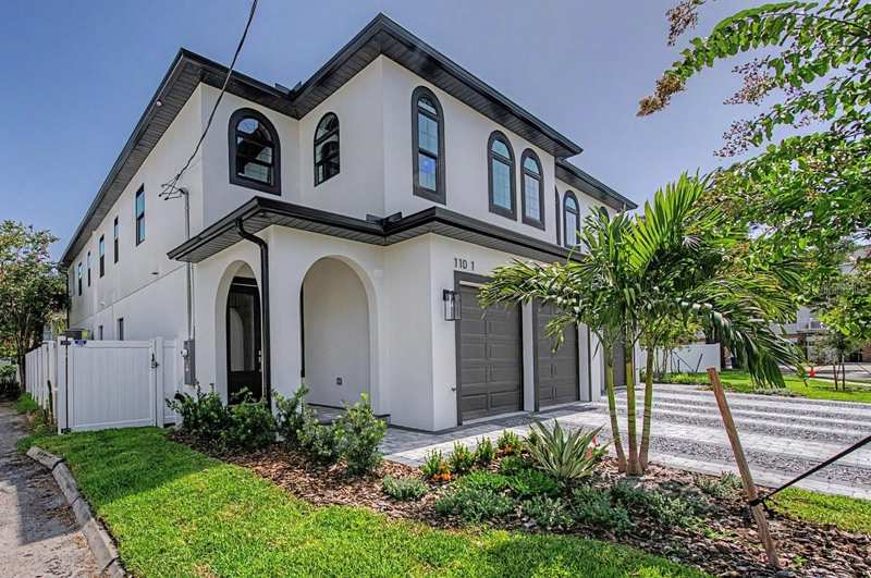 4 bedroom Townhouse at 110 S Arrawana Avenue #1, Park City, Tampa — photo 1