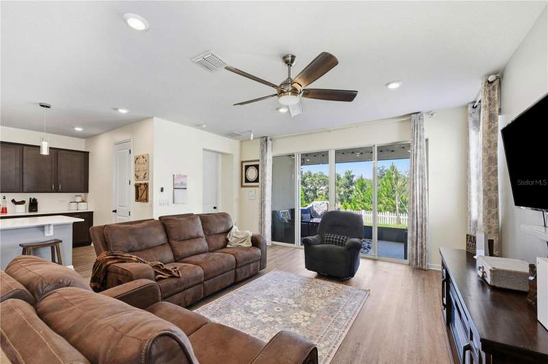 4 bedroom Single Family Residence at 4005 Swan Goose Court, Spring Crk, Okahumpka — photo 5
