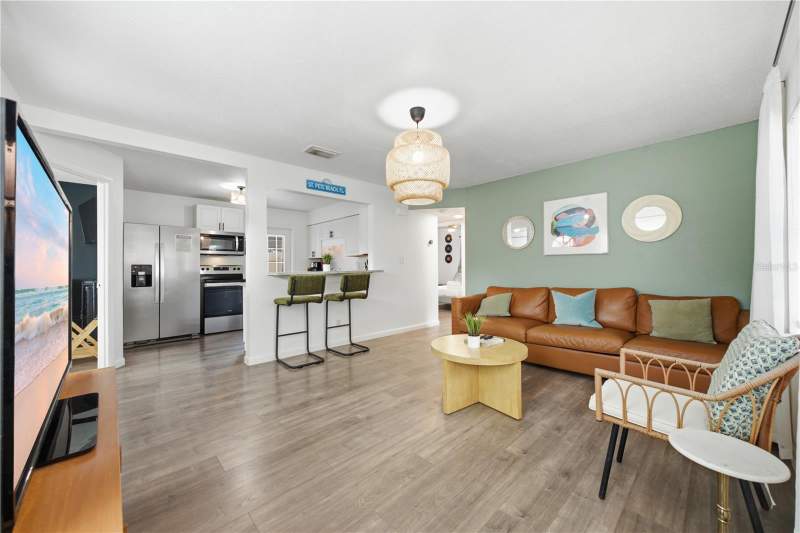 3 bedroom Single Family Residence at 664 Gray Street, Pasadena Park, St Petersburg — photo 3