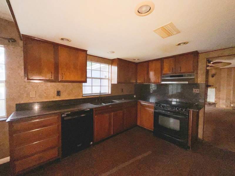 4 bedroom Single Family Residence at 603 W Ocala Street, Umatilla Wingfield Sub, Umatilla — photo 3