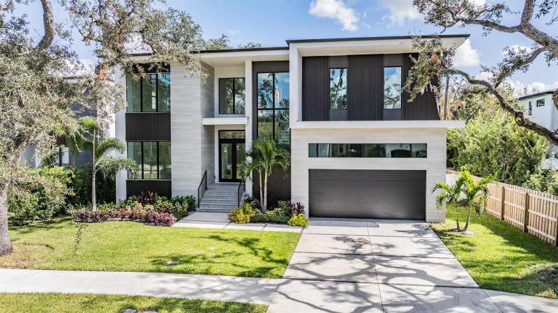 5 bedroom Single Family Residence at 214 S Renellie Drive, Beach Park Annex, Tampa — photo 1