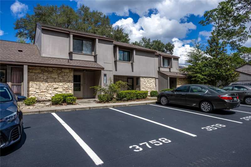 2 bedroom Townhouse at 3758 NW 56th Lane, Mile Run, Gainesville — photo 1