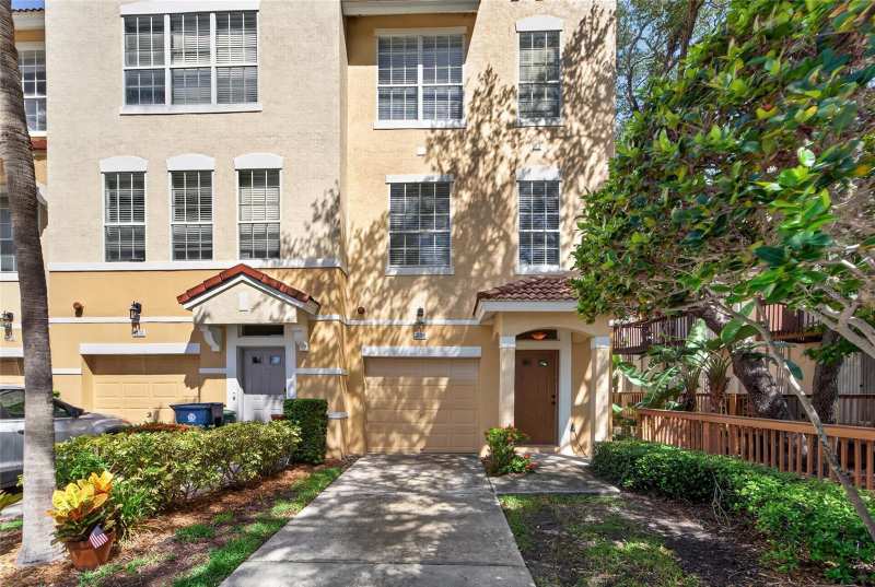 3 bedroom Townhouse at 3186 Bayshore Oaks Drive, Bayshore West Townhomes, Tampa — photo 1