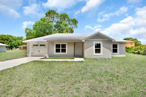 4818 Grampus Drive, home for sale in Sebring 33870