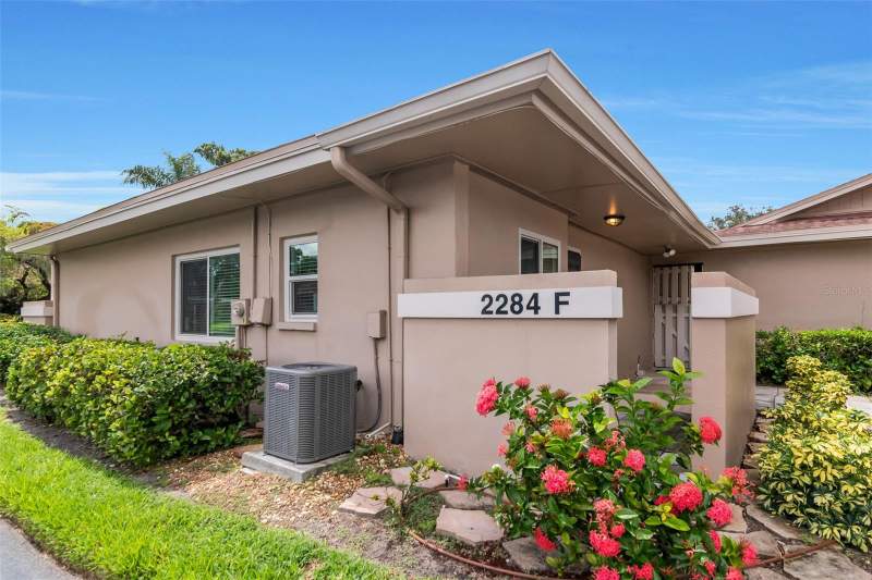 1 bedroom Condominium at 2284 Oak Neck Road #F, Laurelwood Condo I, Clearwater — photo 2