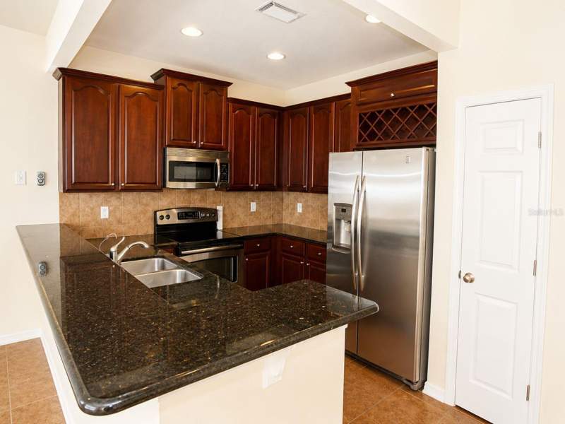 3 bedroom Townhouse at 1515 Bowmore Drive, Highland Glen, Clearwater — photo 4