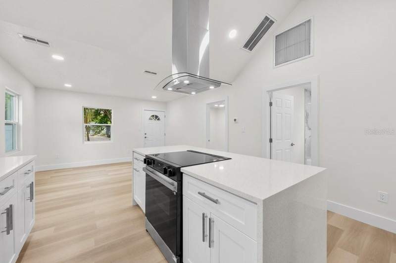 2 bedroom Single Family Residence at 2590 18th Avenue, Avalon, St Petersburg — photo 3