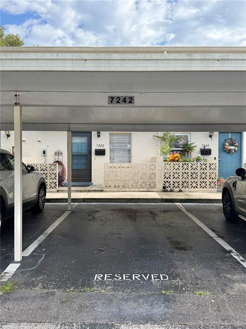 2 bedroom Condominium at 7242 Stone Haven Court #7242, Townhouses At Bonnie Bay Condo, Pinellas Park — photo 2