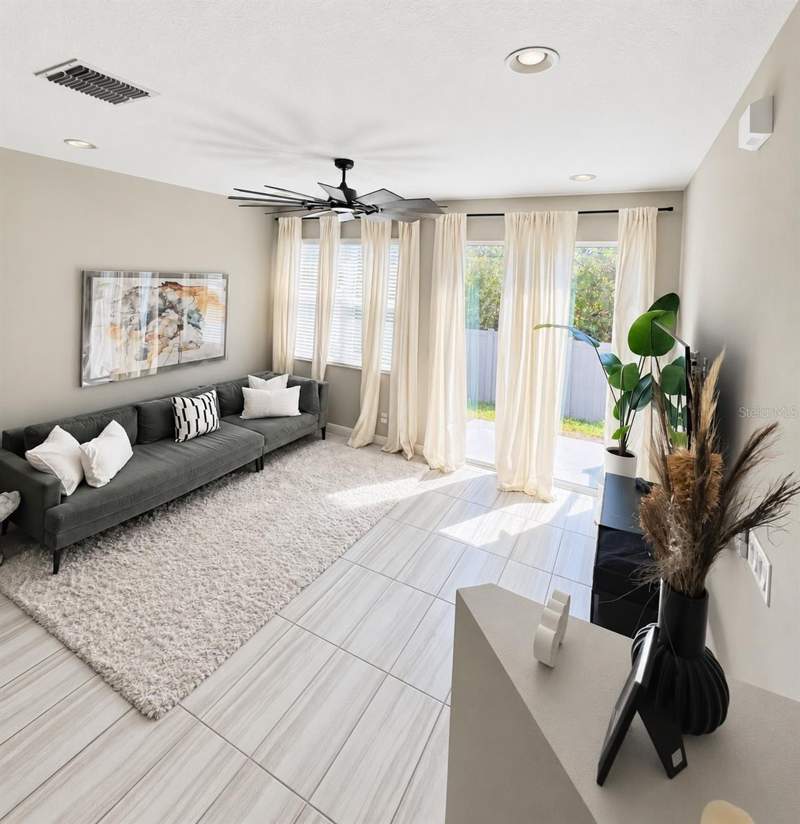 2 bedroom Townhouse at 2429 Foggy Creek Circle, Towns At Belleair Grove, Clearwater — photo 2