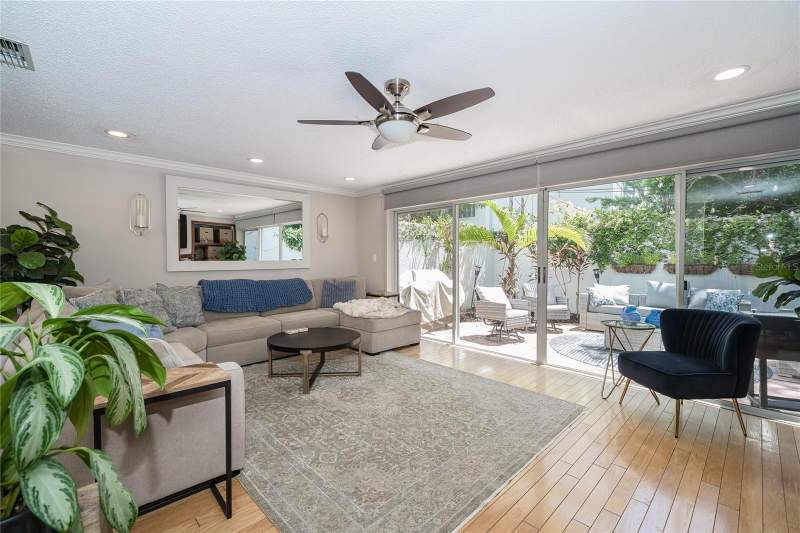 2 bedroom Townhouse at 2939 W Knights Avenue, Courtyards Of Tampa A Condomin, Tampa — photo 5