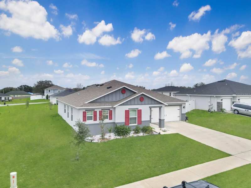 4 bedroom Single Family Residence at 2220 Gladiolus Lane, Gdns/Lk Jackson Rdg Ph 6, Mascotte — photo 1
