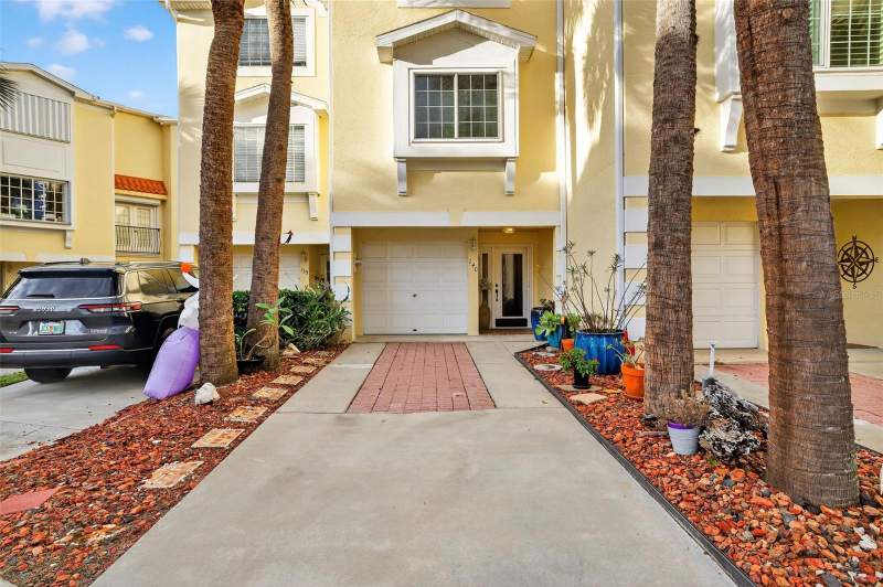3 bedroom Townhouse at 140 Brent Circle, Seaside Estates, Oldsmar — photo 2