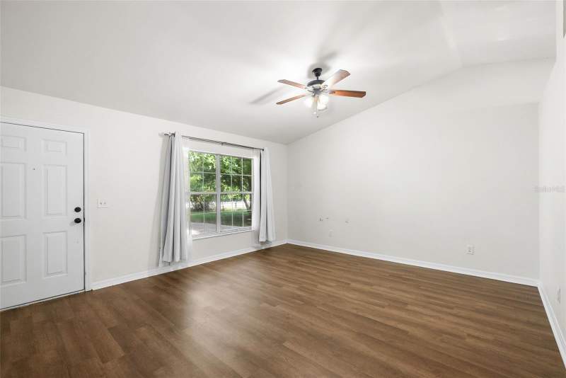 3 bedroom Single Family Residence at 19947 NW 245th Terrace, Spanish Gates, High Springs — photo 3