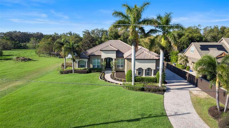 East Lake Shores