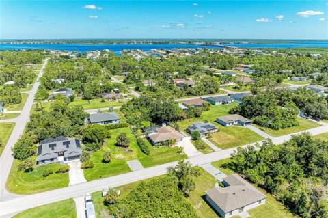 6006 Gillot Boulevard, Port Charlotte FL - photo 10 of 68