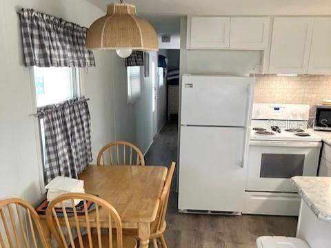 2 bedroom Mobile Home at 800 Chesapeake Drive #42, Chesapeake Point Co-Op Inc Unrec, Tarpon Springs — photo 4