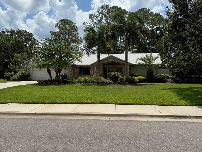 4 bedroom Single Family Residence at 2215 Toniwood Lane, Tarpon Woods Third Add, Palm Harbor — photo 3