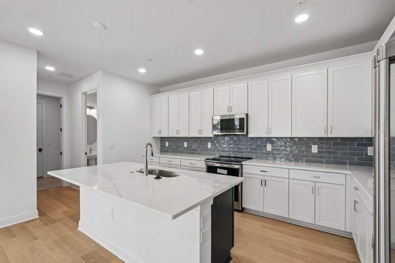 3 bedroom Townhouse at 17841 Broadleaf Loop, Palmera At Wellen Park, Venice — photo 3