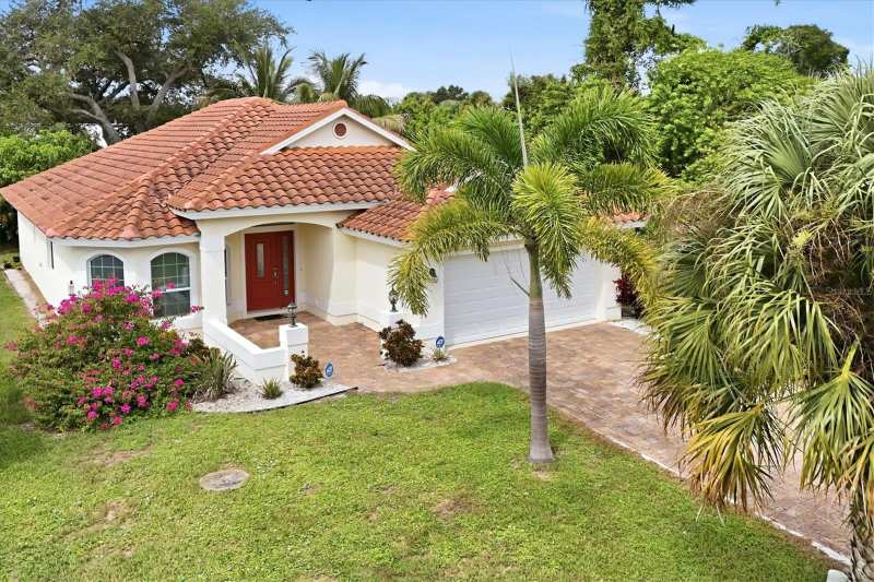 3 bedroom Single Family Residence at 240 Cougar Way, Rotonda Heights, Rotonda West — photo 1