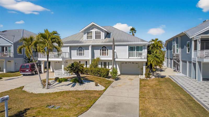 3 bedroom Single Family Residence at 12130 Siesta Drive, Old Pelican Bay Village, Fort Myers Beach — photo 2