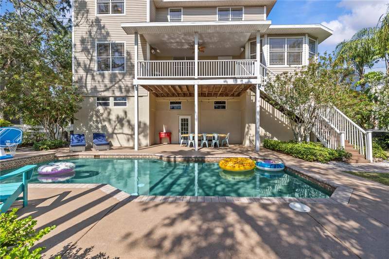 5 bedroom Single Family Residence at 897 Point Seaside Drive, Point Seaside Ph 1, Crystal Beach — photo 3