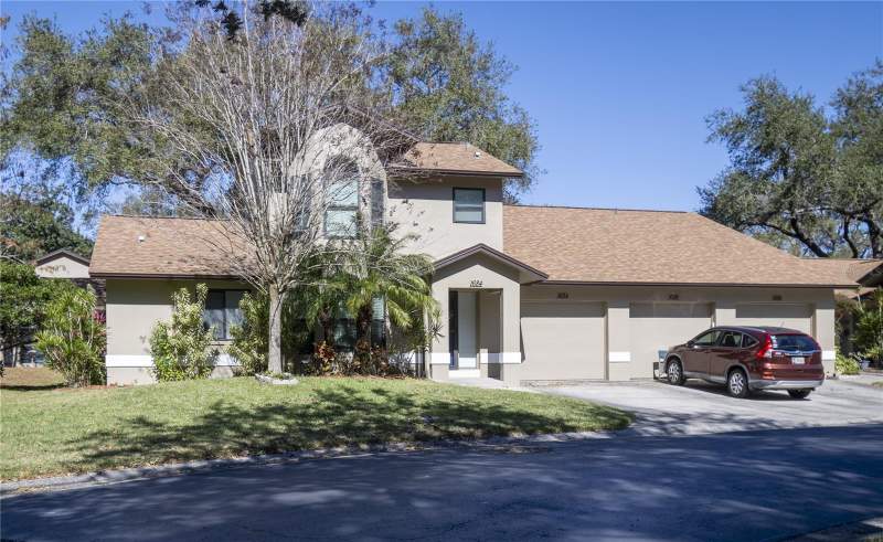 Braemoor Lake Villas
