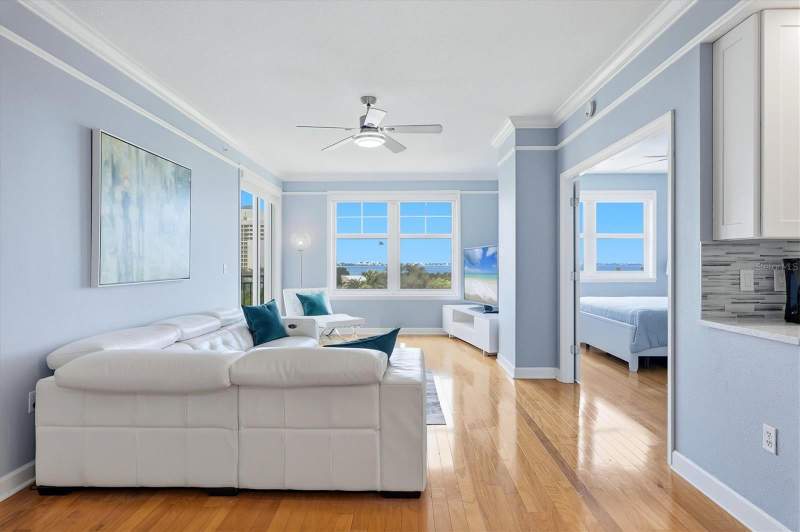 2 bedroom Condominium at 750 N Tamiami Trail #517, Renaissance 1, Sarasota — photo 4