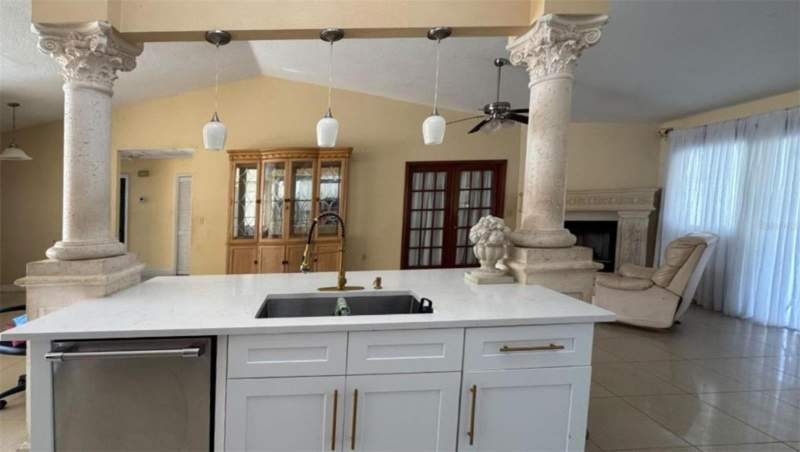 4 bedroom Single Family Residence at 822 Valnera Court, Poinciana Village 1 Nbhd 2, Kissimmee — photo 5