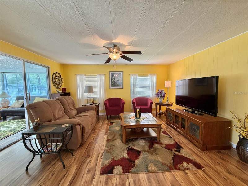 1 bedroom Mobile Home at 126 Chestnut Street, Hawthorne At Leesburg A Coop, Leesburg — photo 2