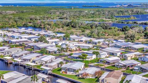 138 S Saint Thomas Circle, Apollo Beach FL - photo 15 of 73