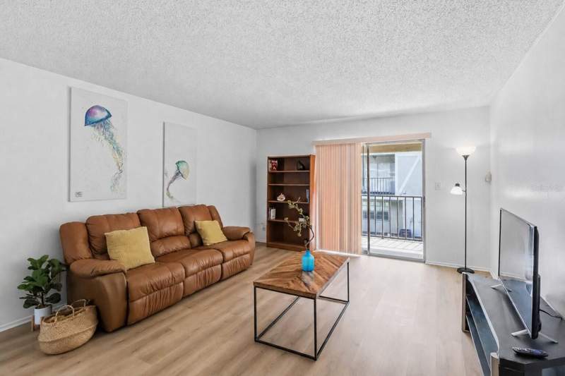 2 bedroom Condominium at 14462 Reuter Strasse Circle #607, Bavarian Village Ph III Con, Tampa — photo 4