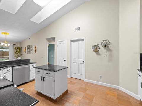 5416 Windbrush Drive, Tampa FL - photo 11 of 63